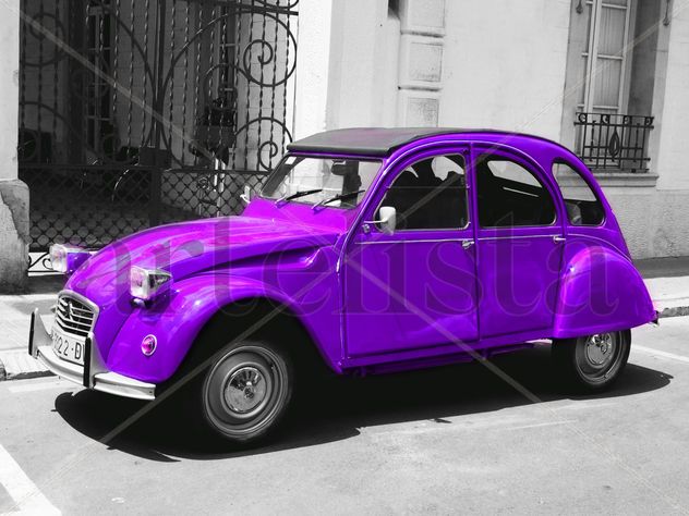 violet car