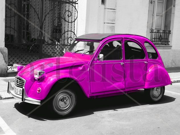 pink car
