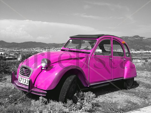 Pink classic car Publicidad y moda Técnicas alternativas