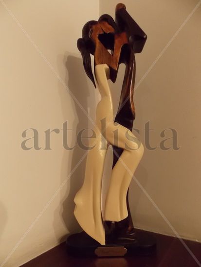 LIBERTANGO Wood Figurative