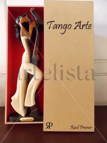 LIBERTANGO  (Con estuche) Wood Figurative