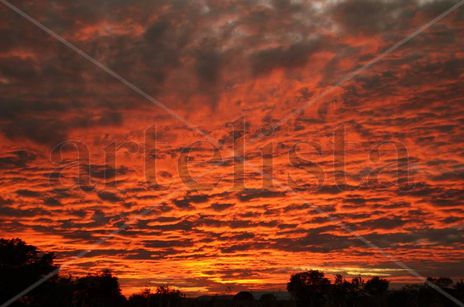 El cielo nublado de...
