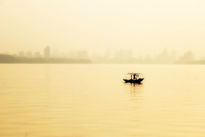 Barco en el lago