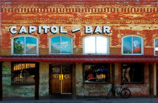 Capitol Bar Travel Color (Digital)