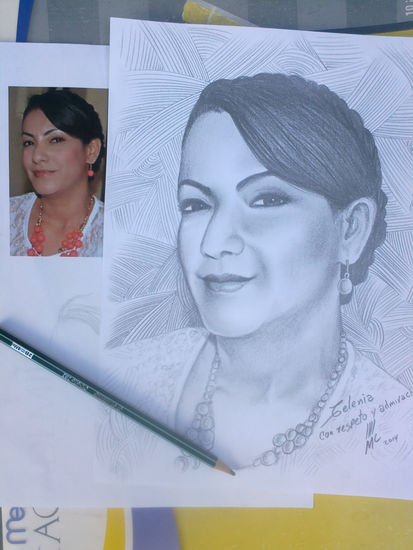 CELENIA RODRIGUEZ, RETRATO FEMENINO Carboncillo