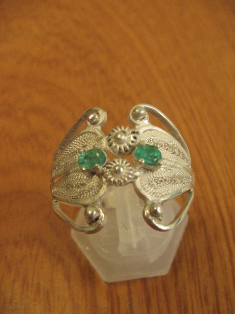 Anillo en Plata ,Filigrana y Esmeralda Colombiana