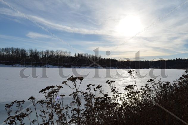 Rio helado. Frozen  River