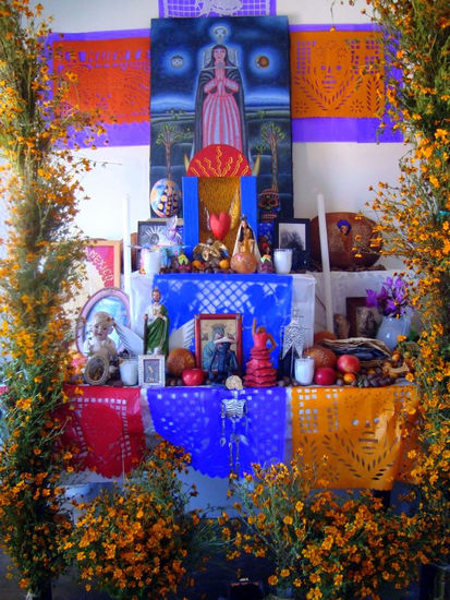 OFRENDA A LOS ANTIGUOS 