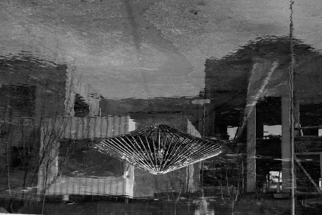 Surrealismo urbano Conceptual/Abstract Black and White (Digital)