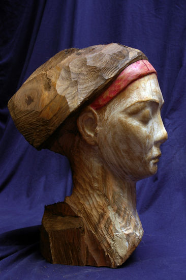 GRETEL Wood Figurative