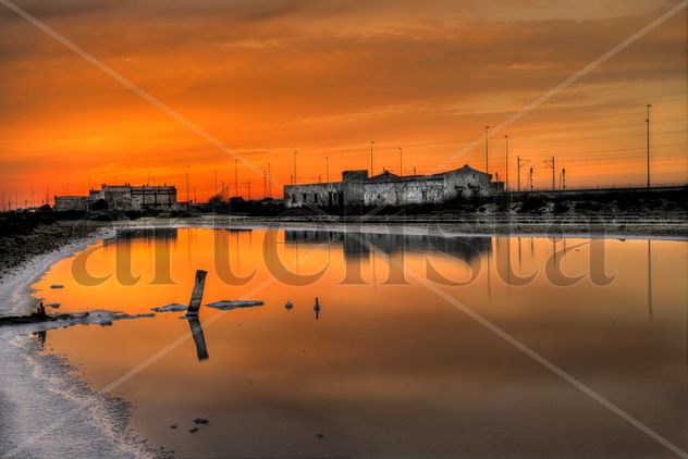 Puesta de sol en la salina
