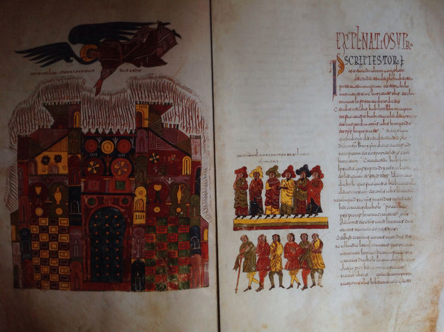 Tres dobles folios beato de liebana