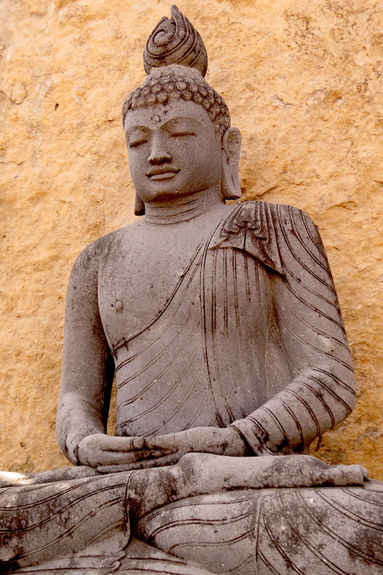 buda meditando