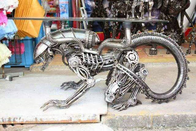 Mesa Alien Metal Figurative