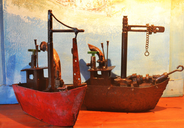 barcos Iron Figurative