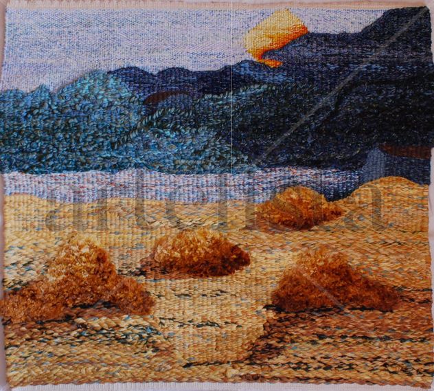Paisaje de la tarde con la luna creciente