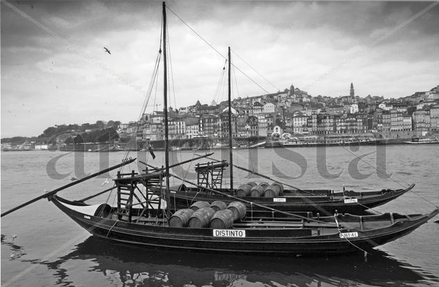 el mar y el bote Viajes Blanco y Negro (Digital)