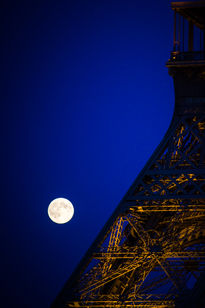 Eiffel Moon