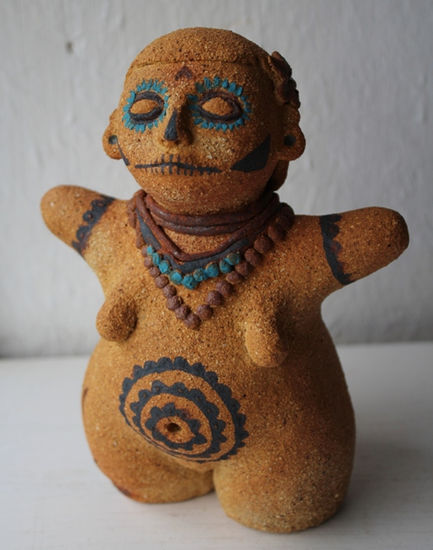 Escultura tribal femenina. Pottery Figurative