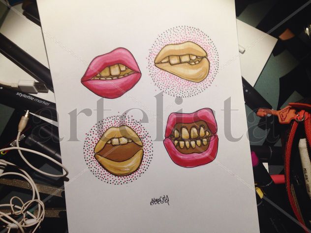 GOLDEN PINKY LIPS