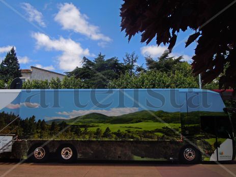 Paisaje con autobús