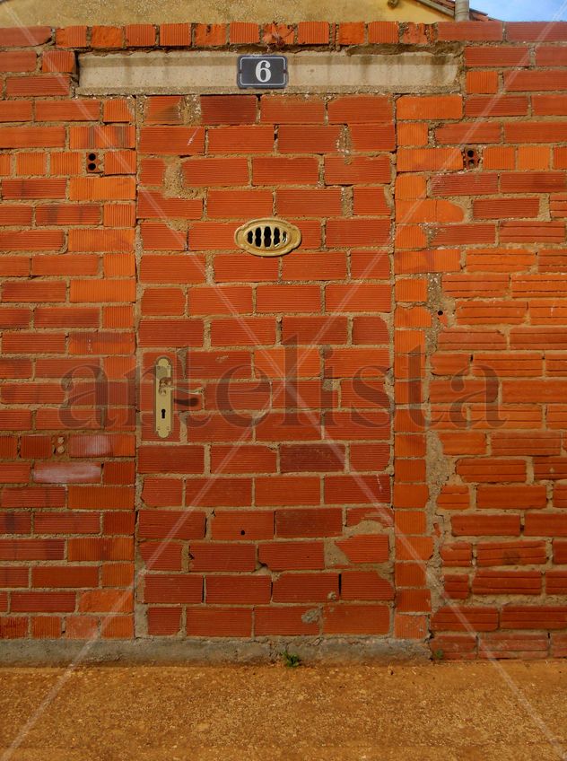 Puerta cerrada (Color)