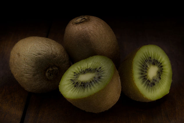 Kiwis Still lifes Color (Digital)