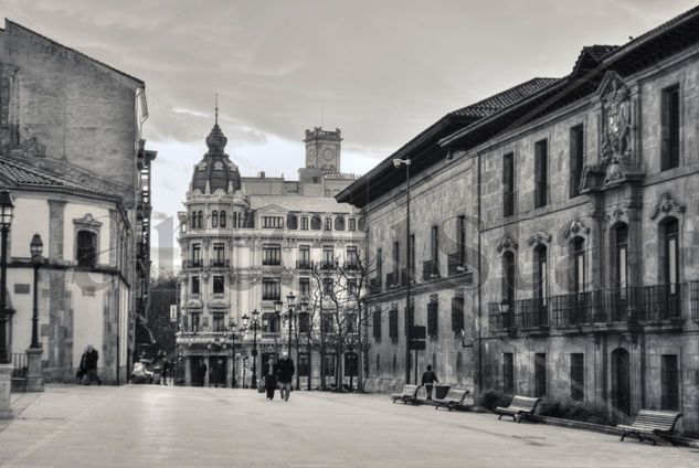 Paseando por Oviedo Architecture and Interiorism Black and White (Digital)