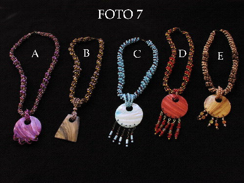 colares cortos con colgantes de nacar Costume jewellery Various