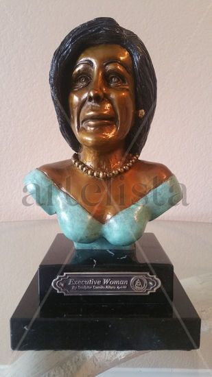 Executive Woman Bronce Figurativa