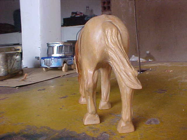 cabalo por tras Madera Figurativa