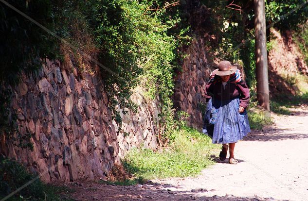 Camino a Pisac,Cusco,Perú. Fotoperiodismo y documental Color (Digital)