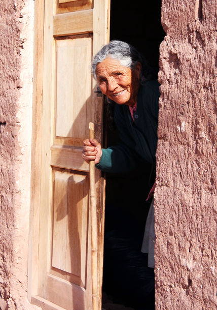 "Anciana del pueblo...