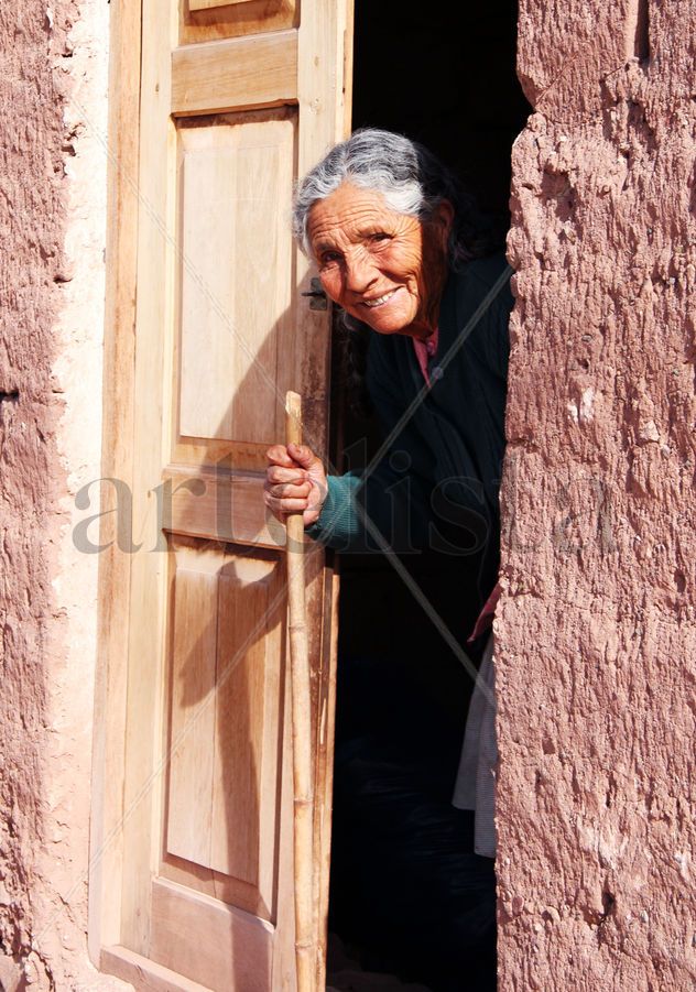 "Anciana del pueblo de Huacarpay "