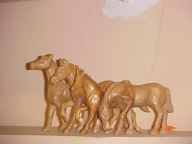 quatro caballos Wood Figurative