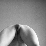 Diferentes perspectivas de un cuerpo de mujer thumbnail 1