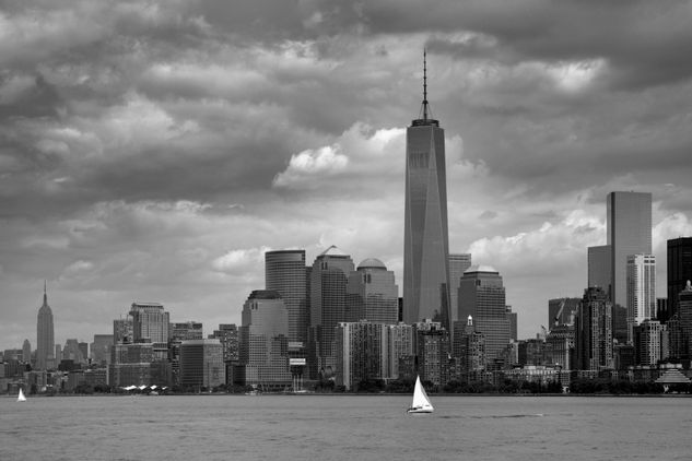 Manhattan Travel Black and White (Digital)