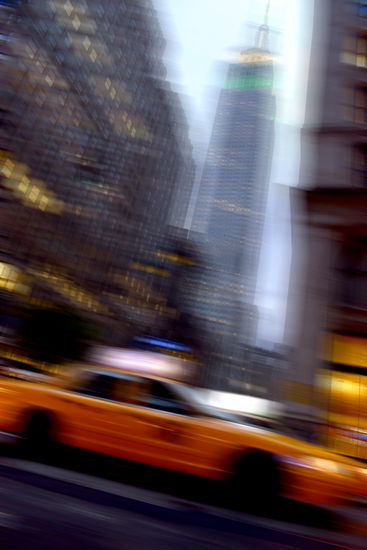 MOVEMENT IN MANHATTAN Travel Color (Digital)