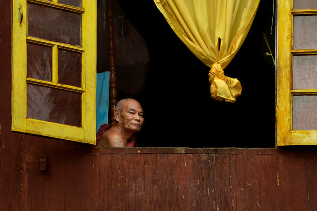 Buddhist monk Travel Color (Digital)