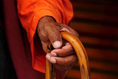 Mano de sadhu con...