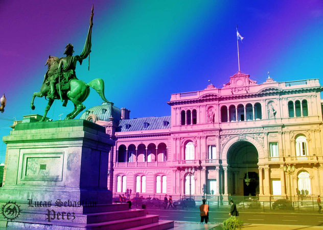 Casa Rosada Colorida
