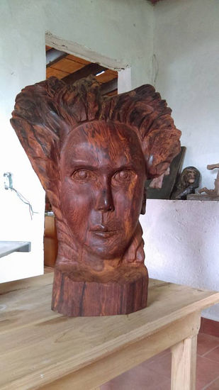 Rostro de mujer Madera Figurativa