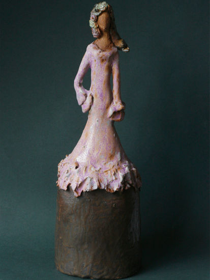 Menina de la Alhambra Pottery Figurative