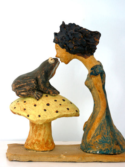 El beso Pottery Figurative