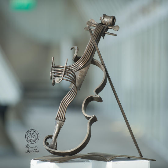 Violín Forjado Metal Figurative