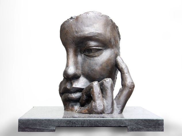 La espera Bronze Figurative