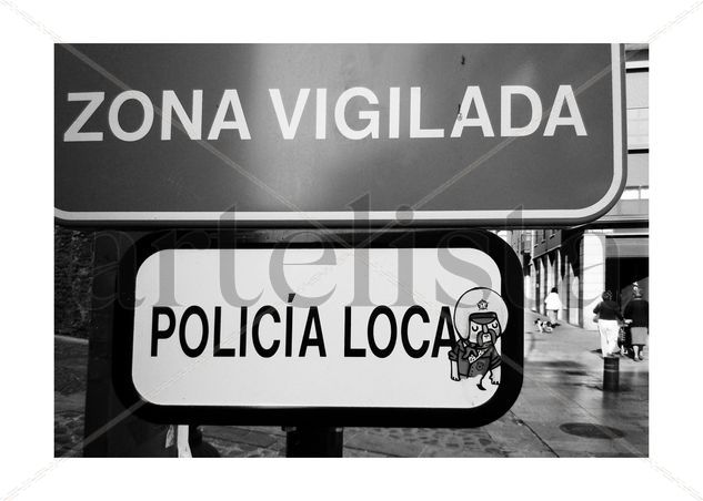 policía loca Photojournalism and Documentary Black and White (Digital)