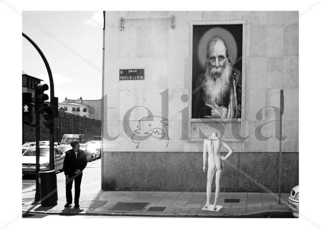 Puerta de la reina Photojournalism and Documentary Black and White (Digital)