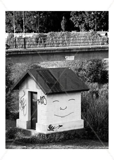 Smile house Conceptual/Abstracto Blanco y Negro (Digital)