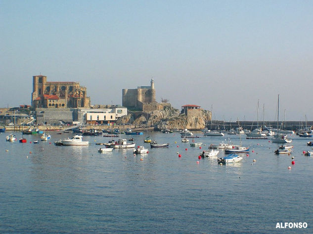 Vista de la Bahía de Castro-Urdiales Nature Color (Digital)